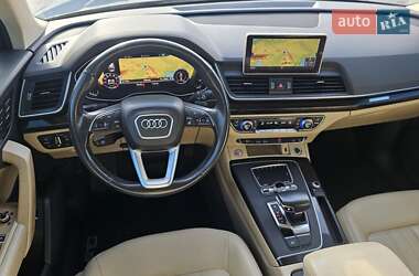Позашляховик / Кросовер Audi Q5 2018 в  фото 42 Позашляховик / Кросовер Audi Q5 2018 в