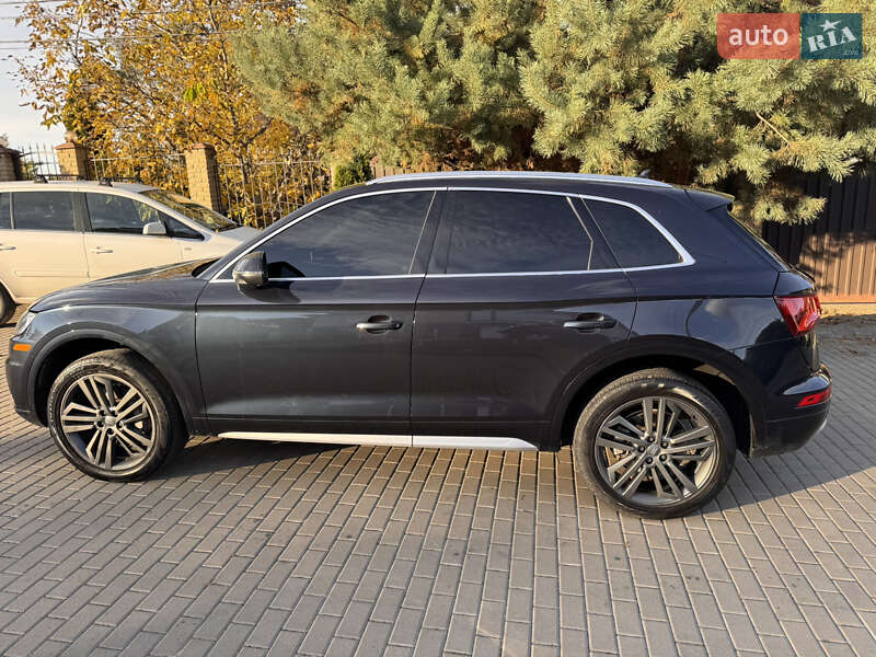 Позашляховик / Кросовер Audi Q5 2017 в Києві