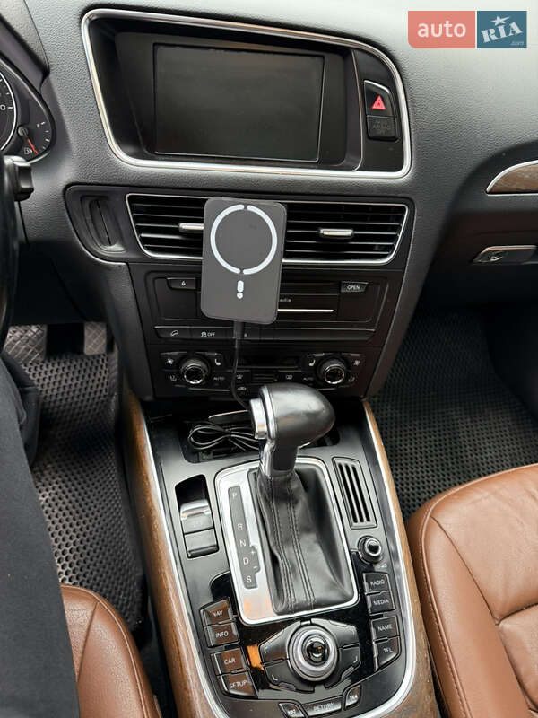 Внедорожник / Кроссовер Audi Q5 2011 в Хмельницком