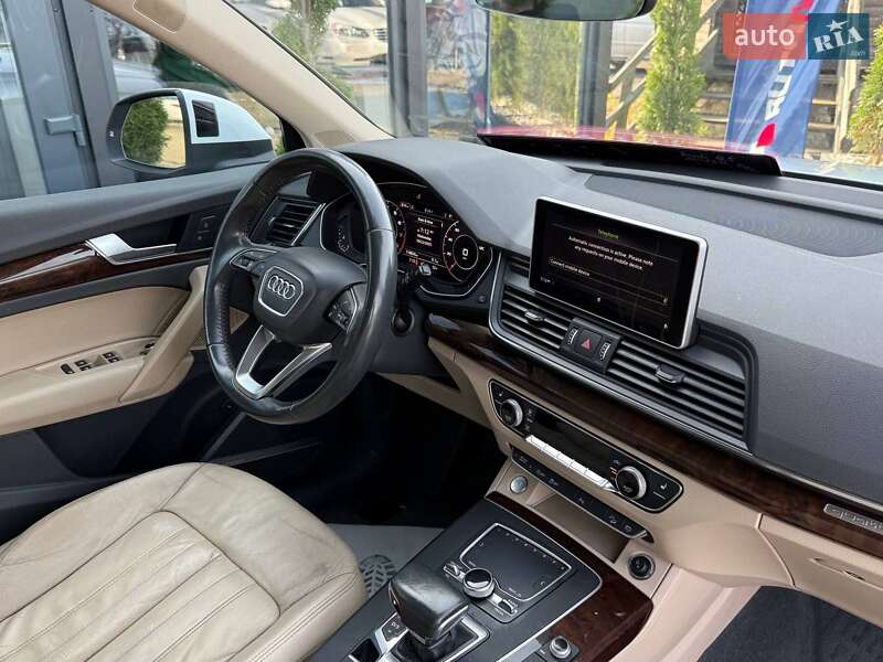 Позашляховик / Кросовер Audi Q5 2017 в Луцьку
