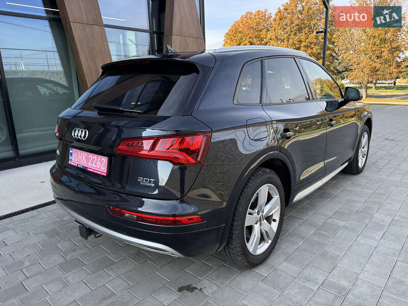 Позашляховик / Кросовер Audi Q5 2017 в Луцьку