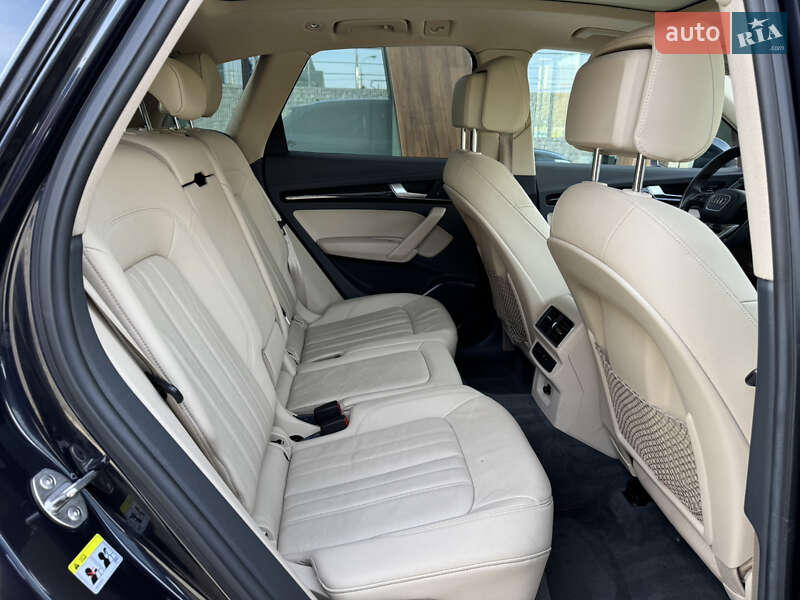 Позашляховик / Кросовер Audi Q5 2017 в Луцьку