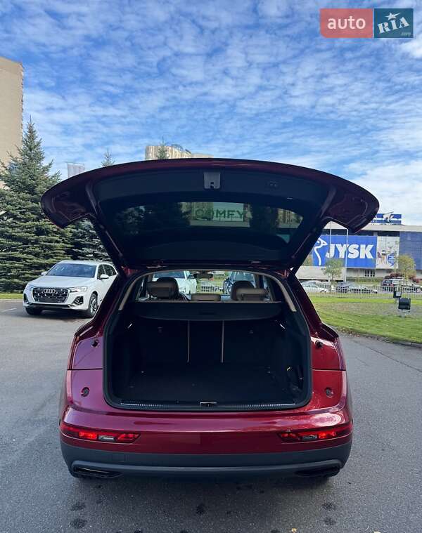 Внедорожник / Кроссовер Audi Q5 2019 в Киеве