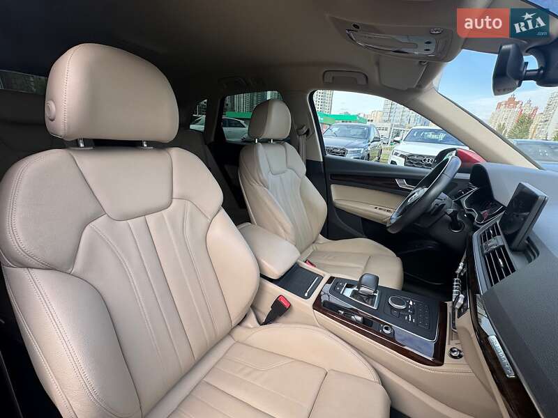 Внедорожник / Кроссовер Audi Q5 2019 в Киеве