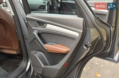 Внедорожник / Кроссовер Audi Q5 2017 в 