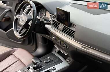 Внедорожник / Кроссовер Audi Q5 2017 в 