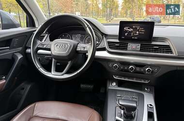 Внедорожник / Кроссовер Audi Q5 2017 в 