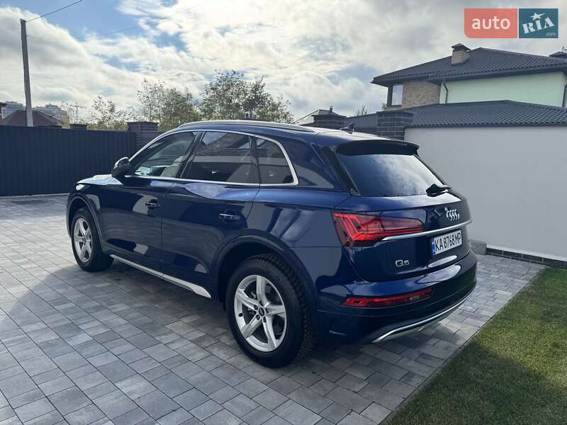 Позашляховик / Кросовер Audi Q5 2021 в Києві