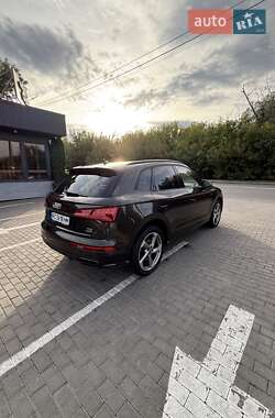 Позашляховик / Кросовер Audi Q5 2018 в  фото 10 Позашляховик / Кросовер Audi Q5 2018 в
