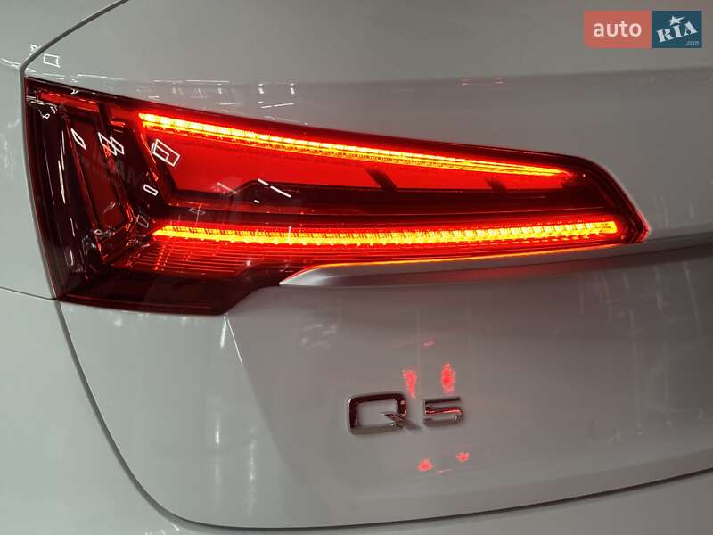 Внедорожник / Кроссовер Audi Q5 2023 в Киеве