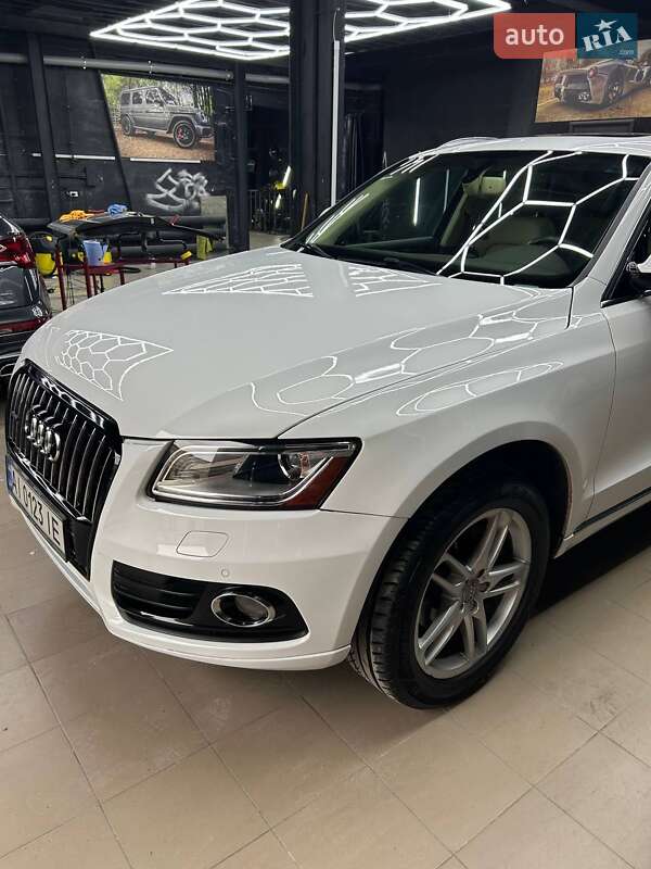 Позашляховик / Кросовер Audi Q5 2016 в Києві