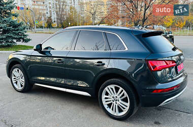 Позашляховик / Кросовер Audi Q5 2017 в  фото 12 Позашляховик / Кросовер Audi Q5 2017 в