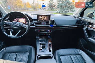 Позашляховик / Кросовер Audi Q5 2017 в  фото 26 Позашляховик / Кросовер Audi Q5 2017 в