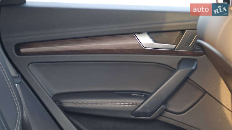 Внедорожник / Кроссовер Audi Q5 2022 в Киеве