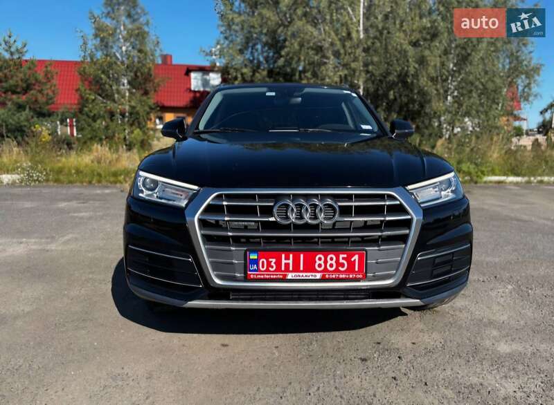 Внедорожник / Кроссовер Audi Q5 2018 в Остроге