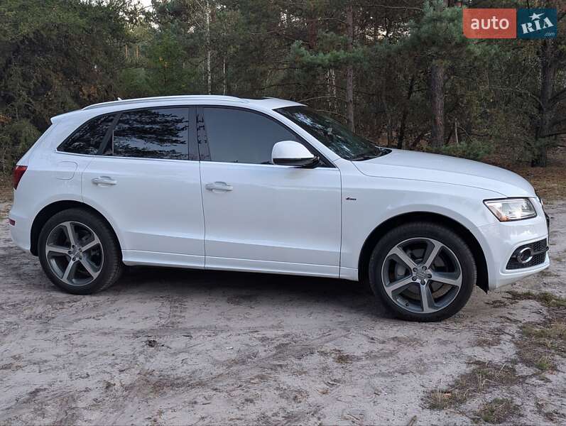 Позашляховик / Кросовер Audi Q5 2015 в Києві