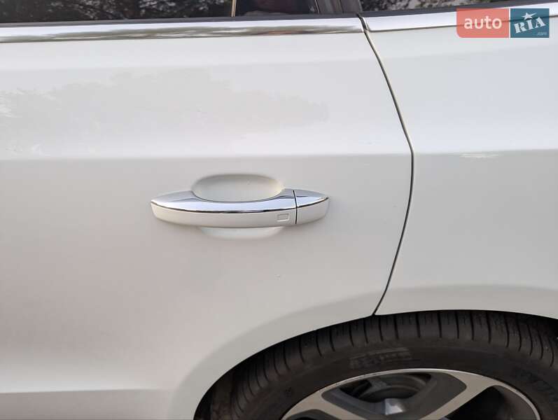 Позашляховик / Кросовер Audi Q5 2015 в Києві