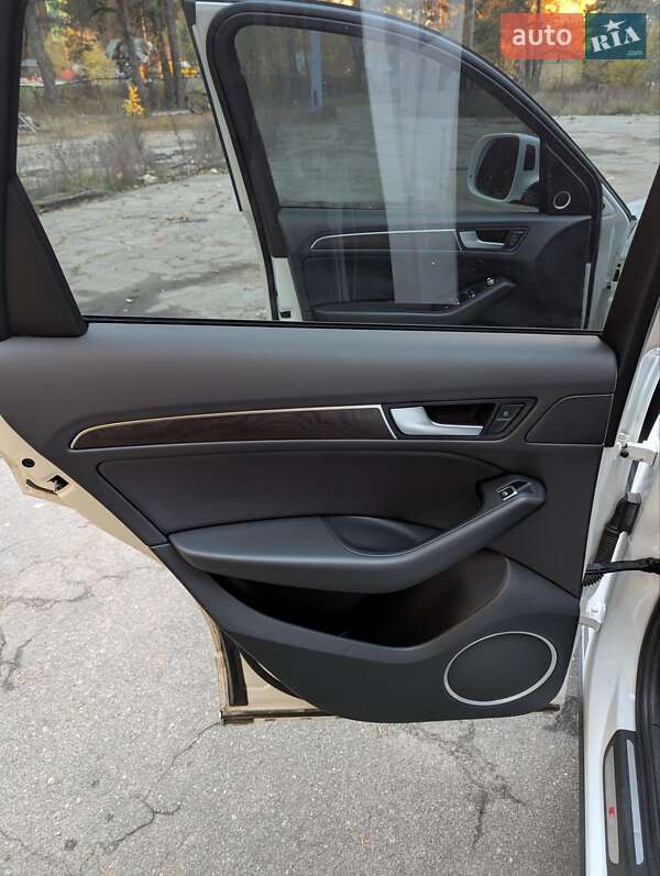 Позашляховик / Кросовер Audi Q5 2015 в Києві