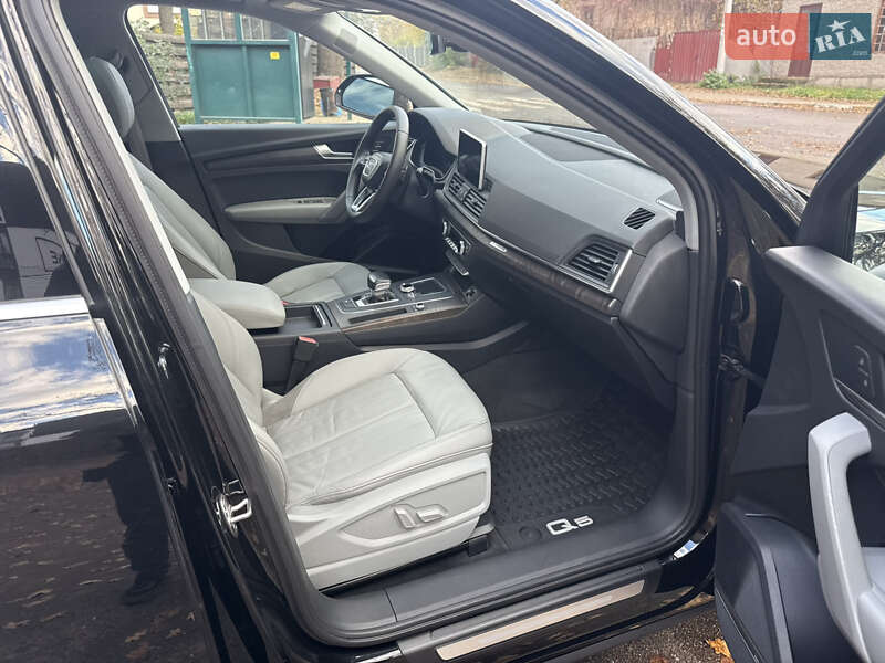 Позашляховик / Кросовер Audi Q5 2018 в Києві