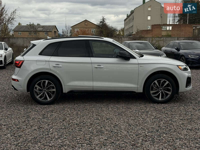 Позашляховик / Кросовер Audi Q5 2023 в Києві