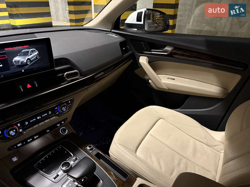 Позашляховик / Кросовер Audi Q5 2017 в Рівному фото 15 Позашляховик / Кросовер Audi Q5 2017 в Рівному