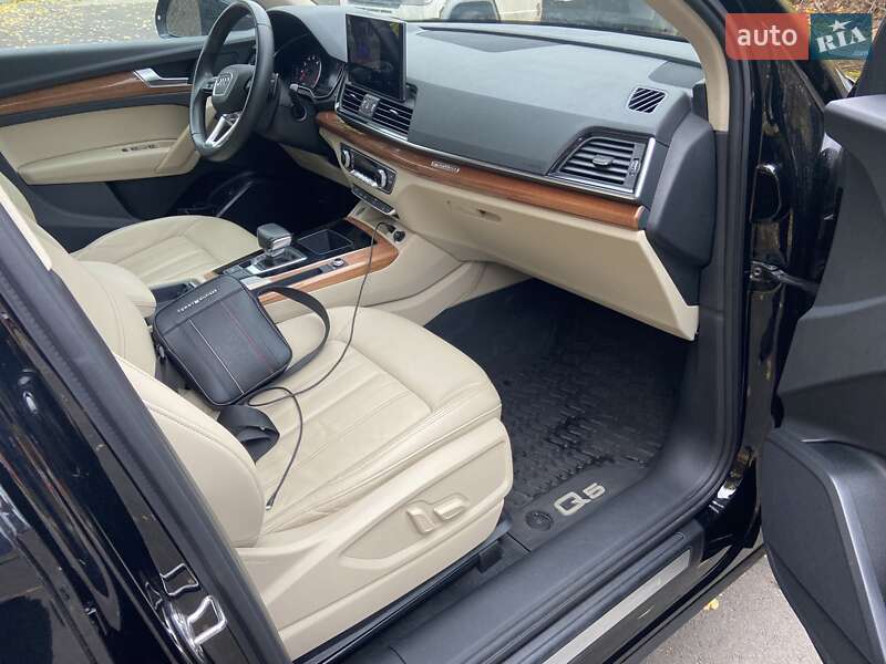 Позашляховик / Кросовер Audi Q5 2020 в Києві фото 5 Позашляховик / Кросовер Audi Q5 2020 в Києві