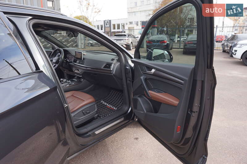 Позашляховик / Кросовер Audi Q5 2019 в Одесі фото 34 Позашляховик / Кросовер Audi Q5 2019 в Одесі