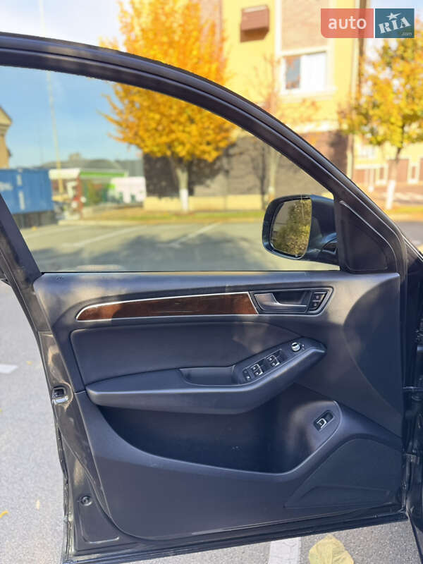 Позашляховик / Кросовер Audi Q5 2016 в Києві