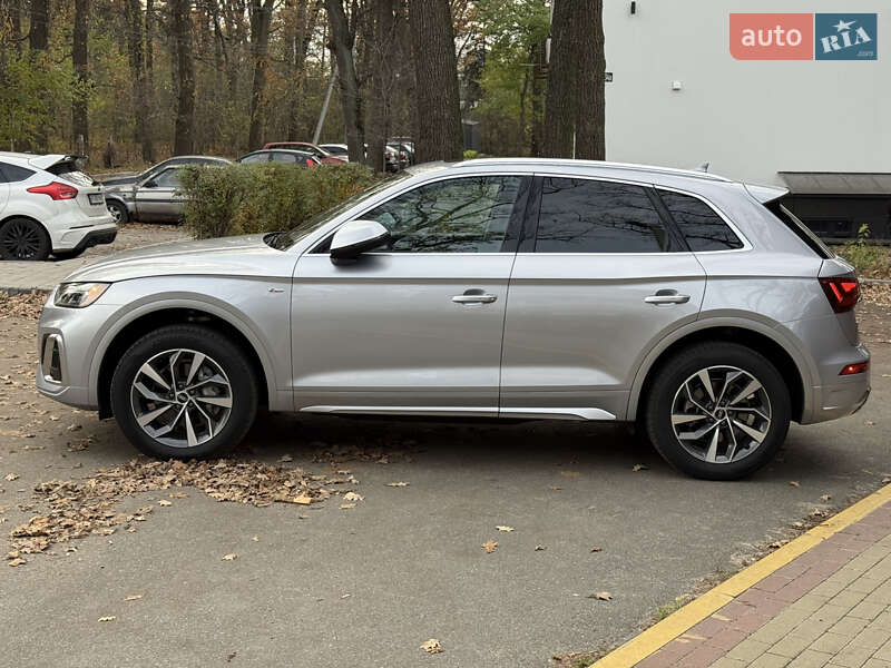 Внедорожник / Кроссовер Audi Q5 2022 в Киеве