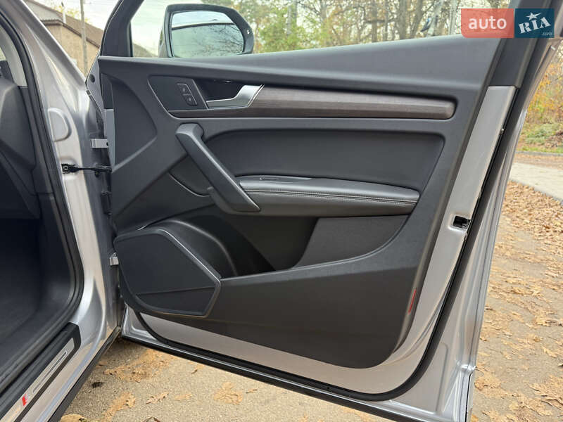 Внедорожник / Кроссовер Audi Q5 2022 в Киеве