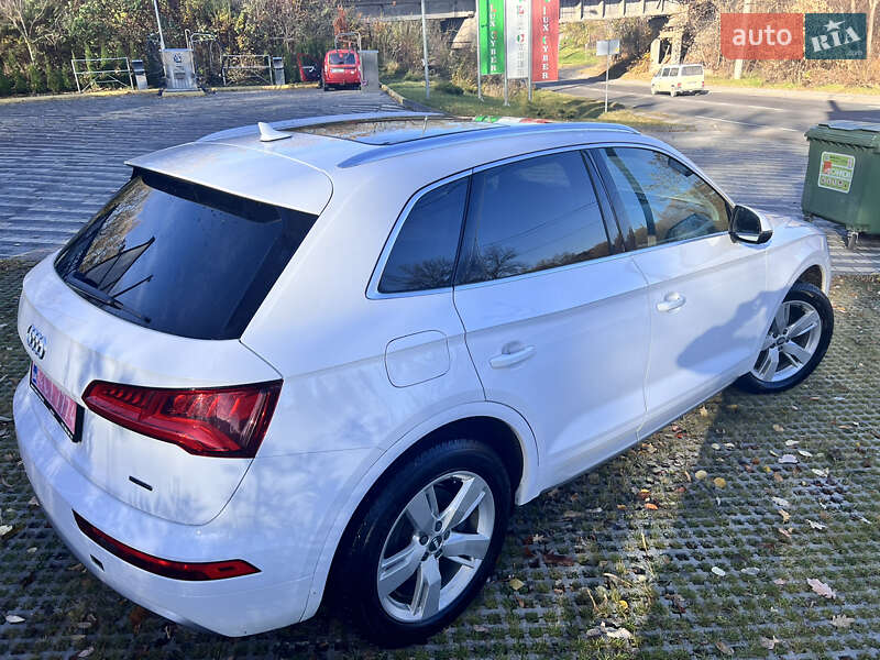 Позашляховик / Кросовер Audi Q5 2018 в Києві