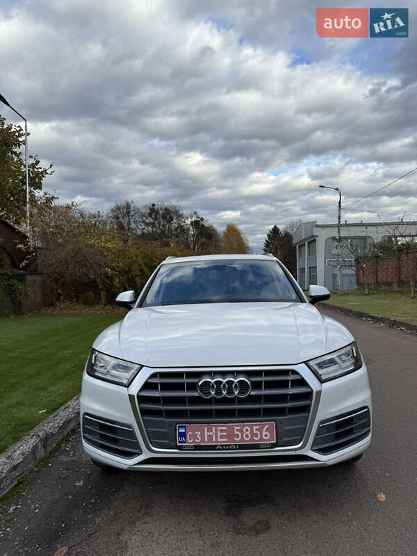 Позашляховик / Кросовер Audi Q5 2019 в Рівному