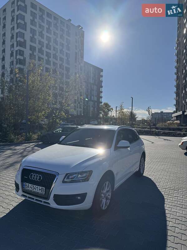 Внедорожник / Кроссовер Audi Q5 2010 в Кропивницком