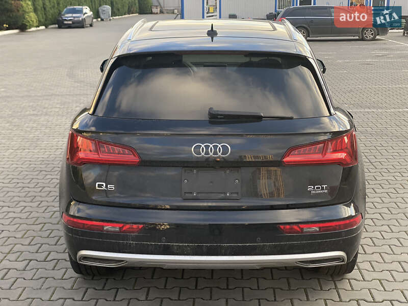 Позашляховик / Кросовер Audi Q5 2018 в Луцьку