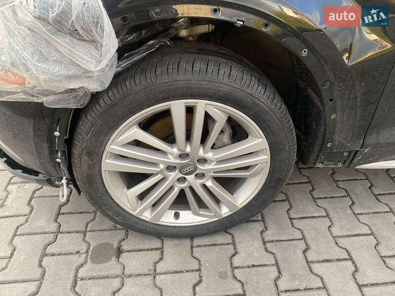 Позашляховик / Кросовер Audi Q5 2018 в Луцьку