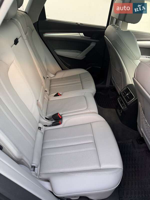 Позашляховик / Кросовер Audi Q5 2017 в Львові фото 11 Позашляховик / Кросовер Audi Q5 2017 в Львові