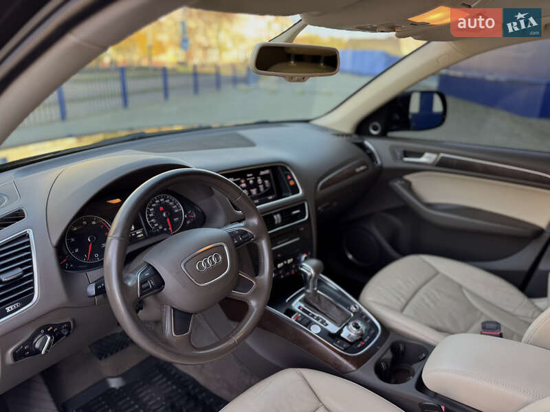 Позашляховик / Кросовер Audi Q5 2015 в Калуші