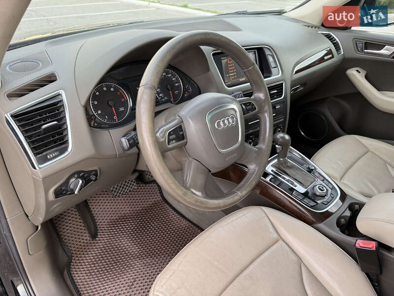 Позашляховик / Кросовер Audi Q5 2011 в Києві