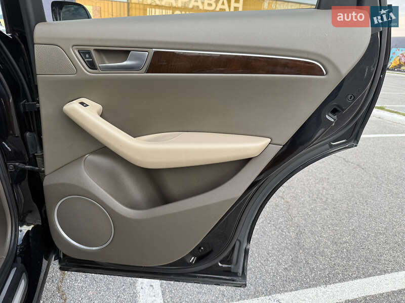 Позашляховик / Кросовер Audi Q5 2011 в Києві