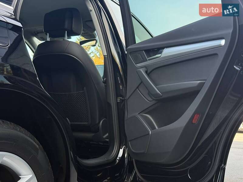 Внедорожник / Кроссовер Audi Q5 2023 в Ровно