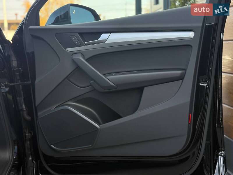 Внедорожник / Кроссовер Audi Q5 2023 в Ровно