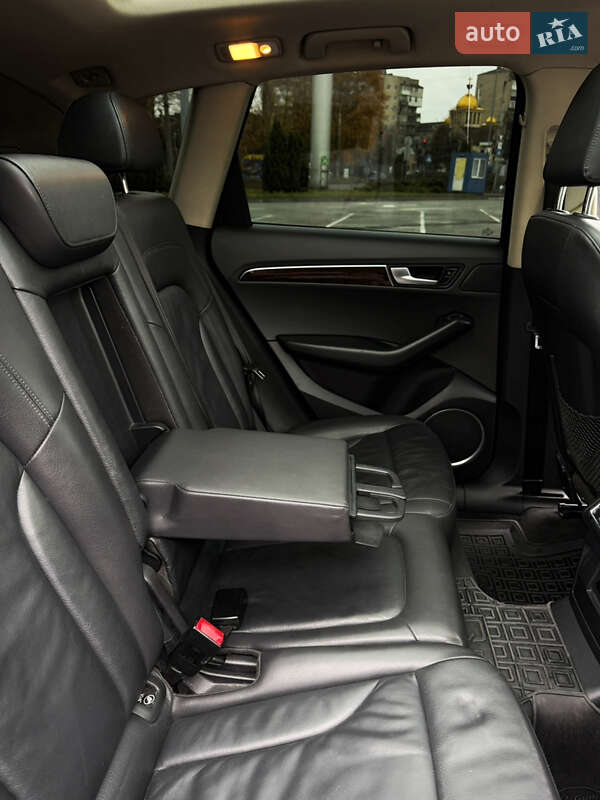 Внедорожник / Кроссовер Audi Q5 2011 в Ивано-Франковске