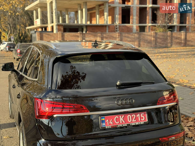 Позашляховик / Кросовер Audi Q5 2021 в Ужгороді