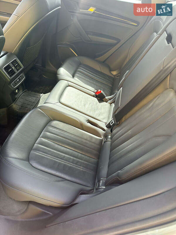 Внедорожник / Кроссовер Audi Q5 2019 в Киеве