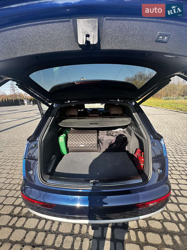 Позашляховик / Кросовер Audi Q5 2017 в Львові