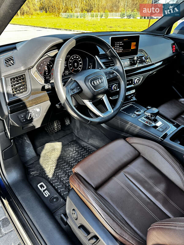 Позашляховик / Кросовер Audi Q5 2017 в Львові