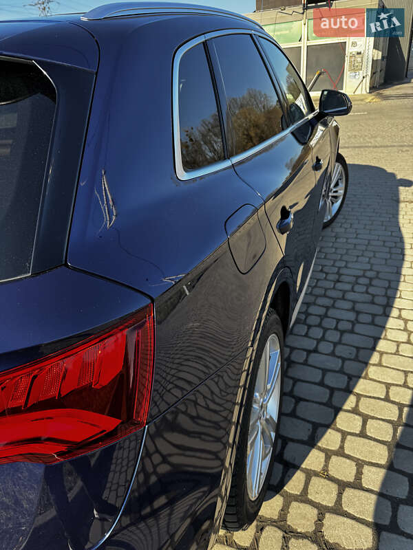 Позашляховик / Кросовер Audi Q5 2017 в Львові