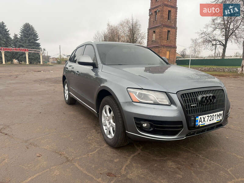 Внедорожник / Кроссовер Audi Q5 2011 в Золочеве