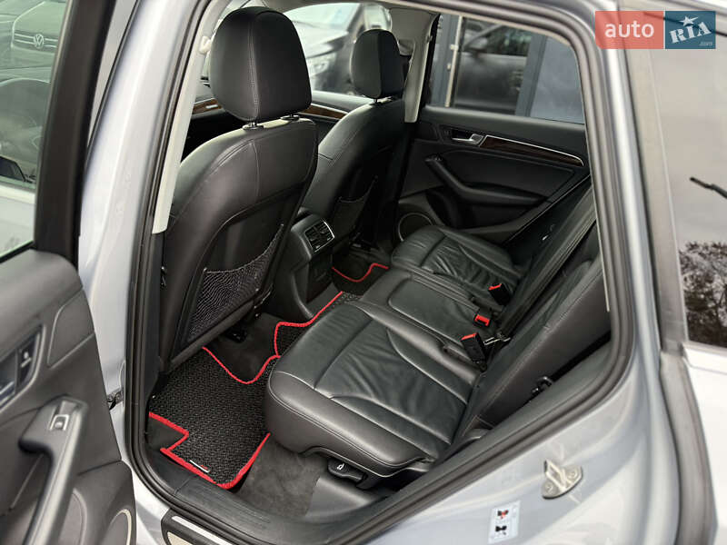 Позашляховик / Кросовер Audi Q5 2015 в Рівному