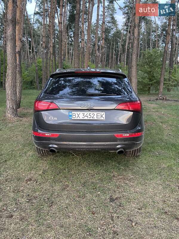 Внедорожник / Кроссовер Audi Q5 2014 в Остроге